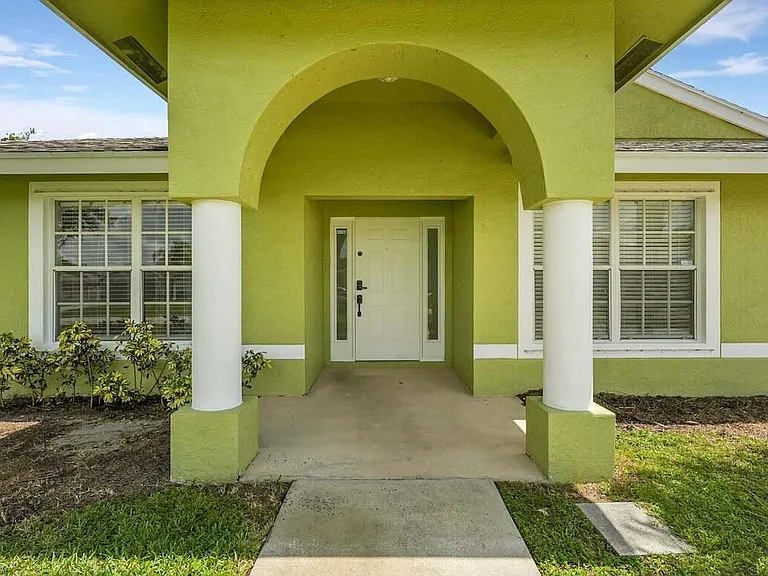 5335 NW Conley Dr — Photo 4