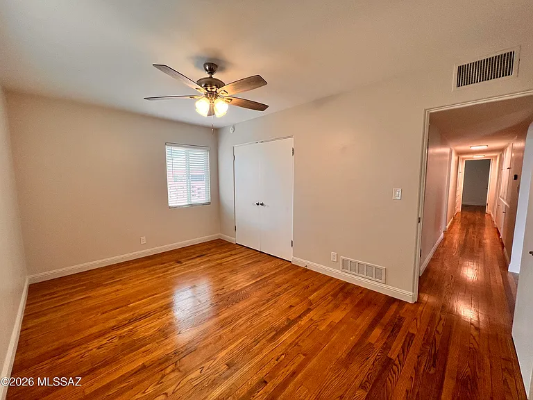 4241 E 5th St — Photo 24