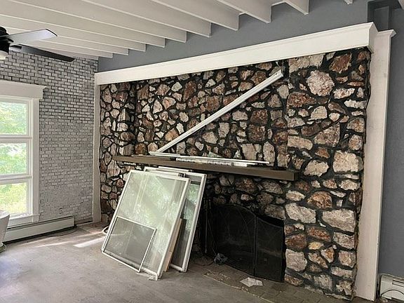 4th image of 316 Hancock St