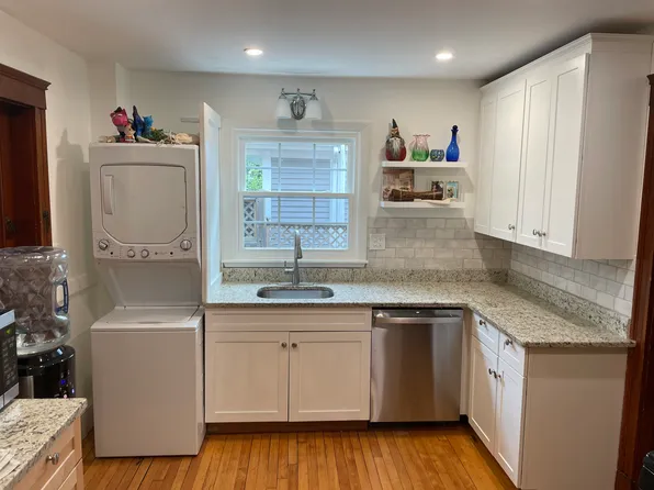 15 Stetson St #1, Brookline, MA 02446