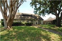 2nd image of 5207 Carmona Ln