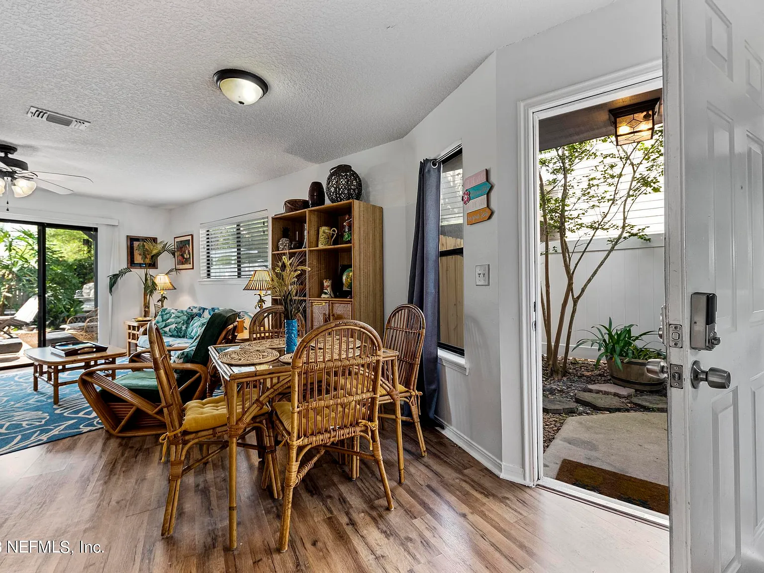 2 bed, 2.5 bath, 1159 sqft, $2,695 — Photo 4