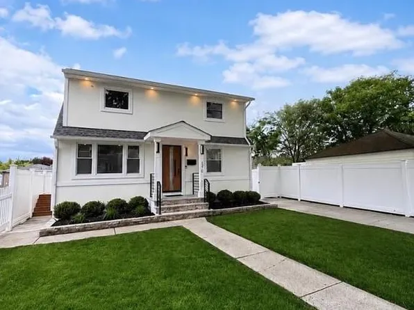 130 Jefferson St, Staten Island, NY 10304