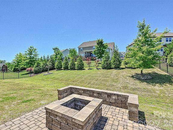3rd image of 17306 Saranita Ln