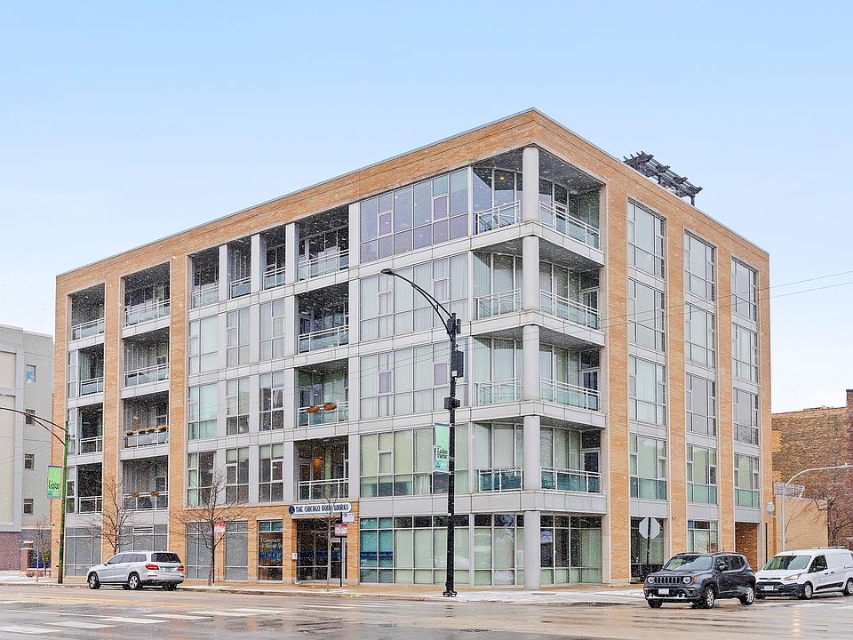 1st image of 1550 W Cornelia Ave APT 203