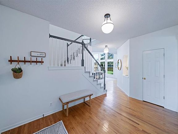4th image of 13103 Goodman St