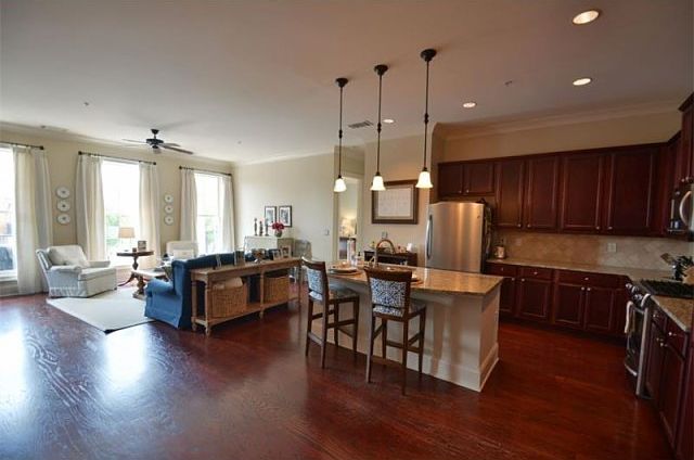 1st image of 267 W Crogan St #206