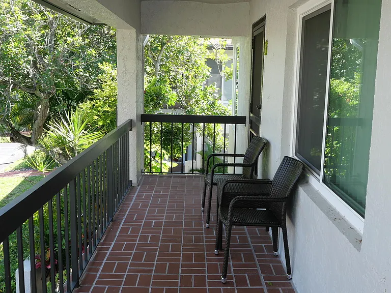13817 Royal Palm Ct #B — Photo 32