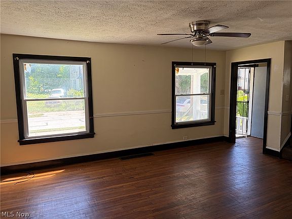2nd image of 11905 Shadeland Ave