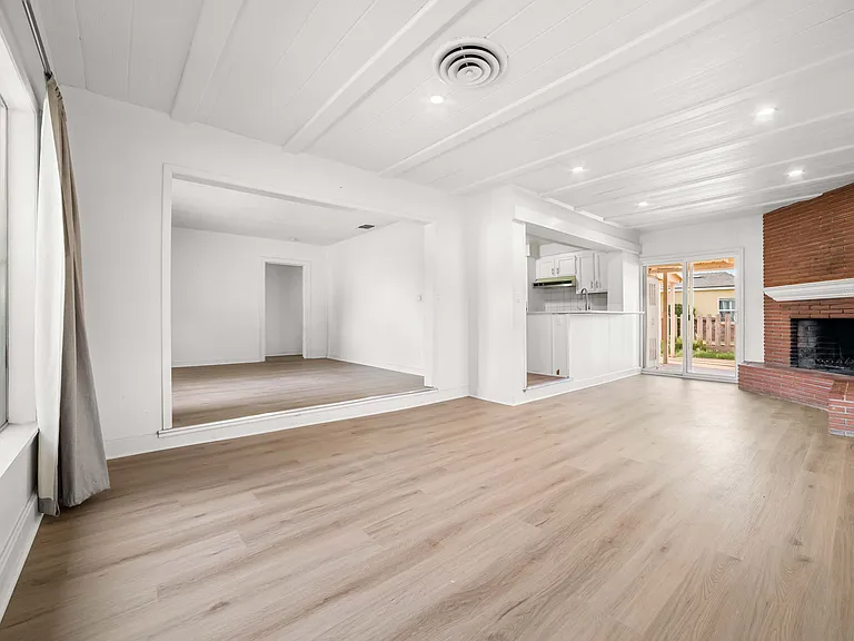 330 W Pinedale Ave — Photo 12