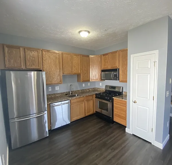 8025 Brookstone Ct — Photo 3