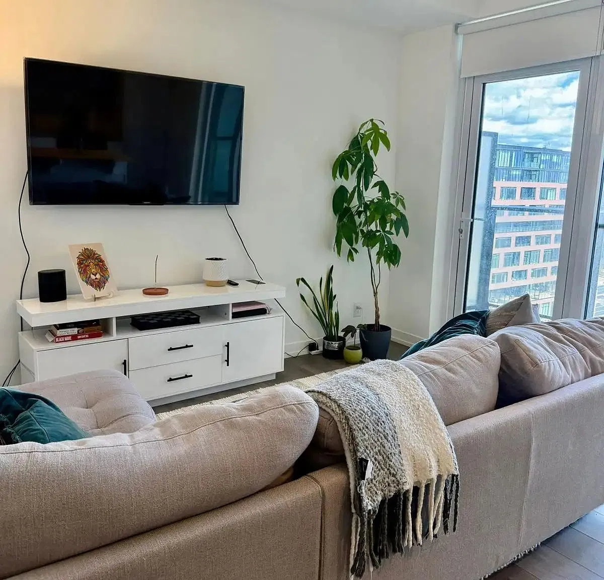 270 Dufferin St — Photo 4