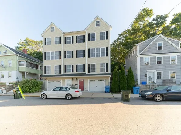 68 School St, Norwich, CT 06360