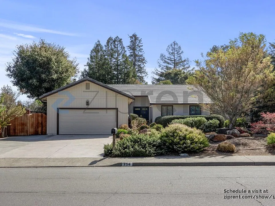 754 Sutro Ave