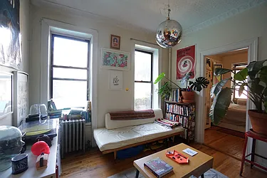 Rented by Rennit Inc.