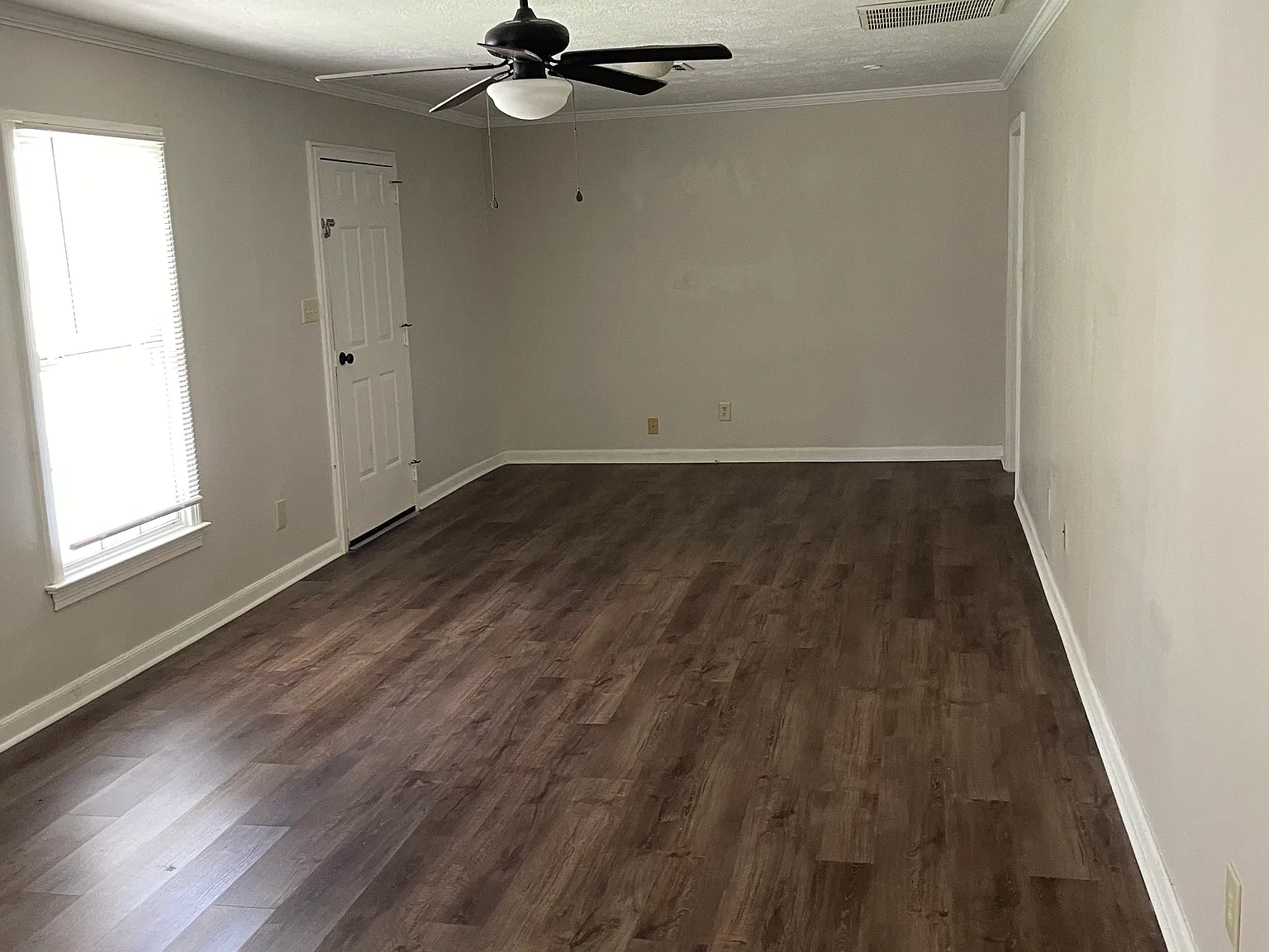 2 bed, $1,200 — Photo 3