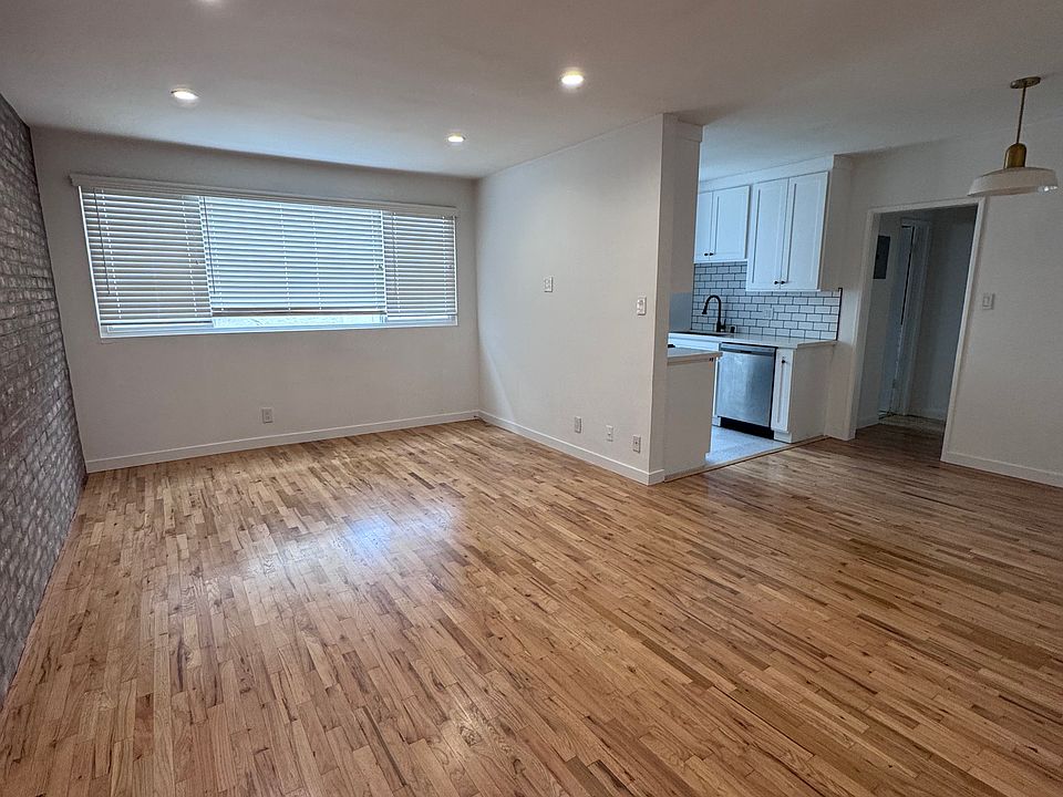 living/dining area