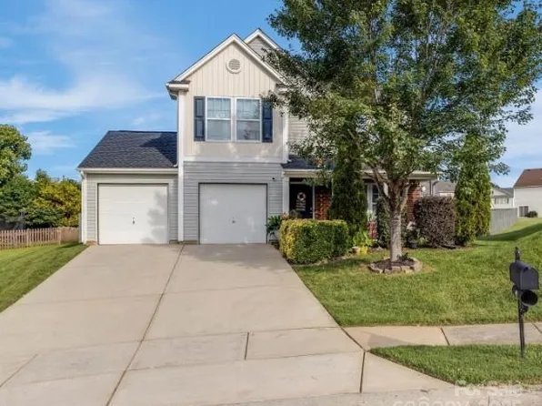 112 Zander Woods Ct, Mount Holly, NC 28120