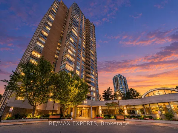 215 Wynford Dr #802, Toronto, ON M3C 3P5