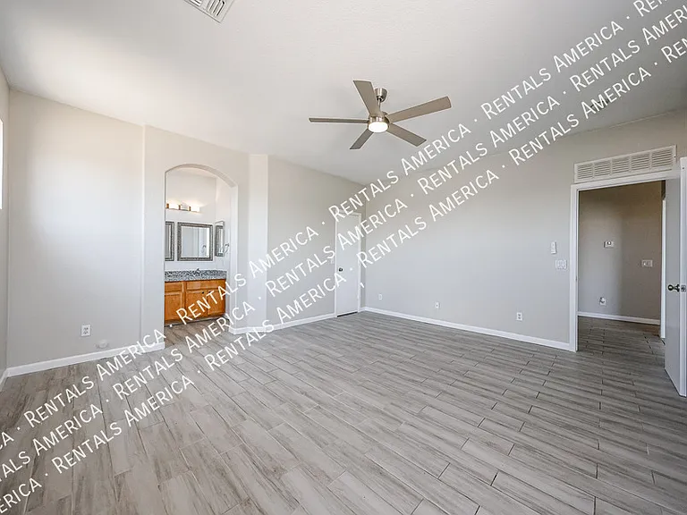 3825 S 60th Dr — Photo 24