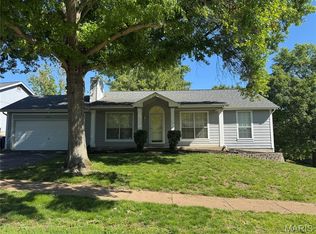 16101 Castlerea Blvd, Ballwin, MO 63021