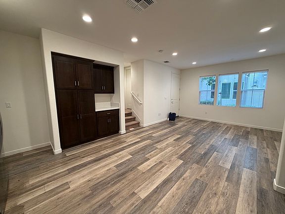 4th image of 37550 Estuary St