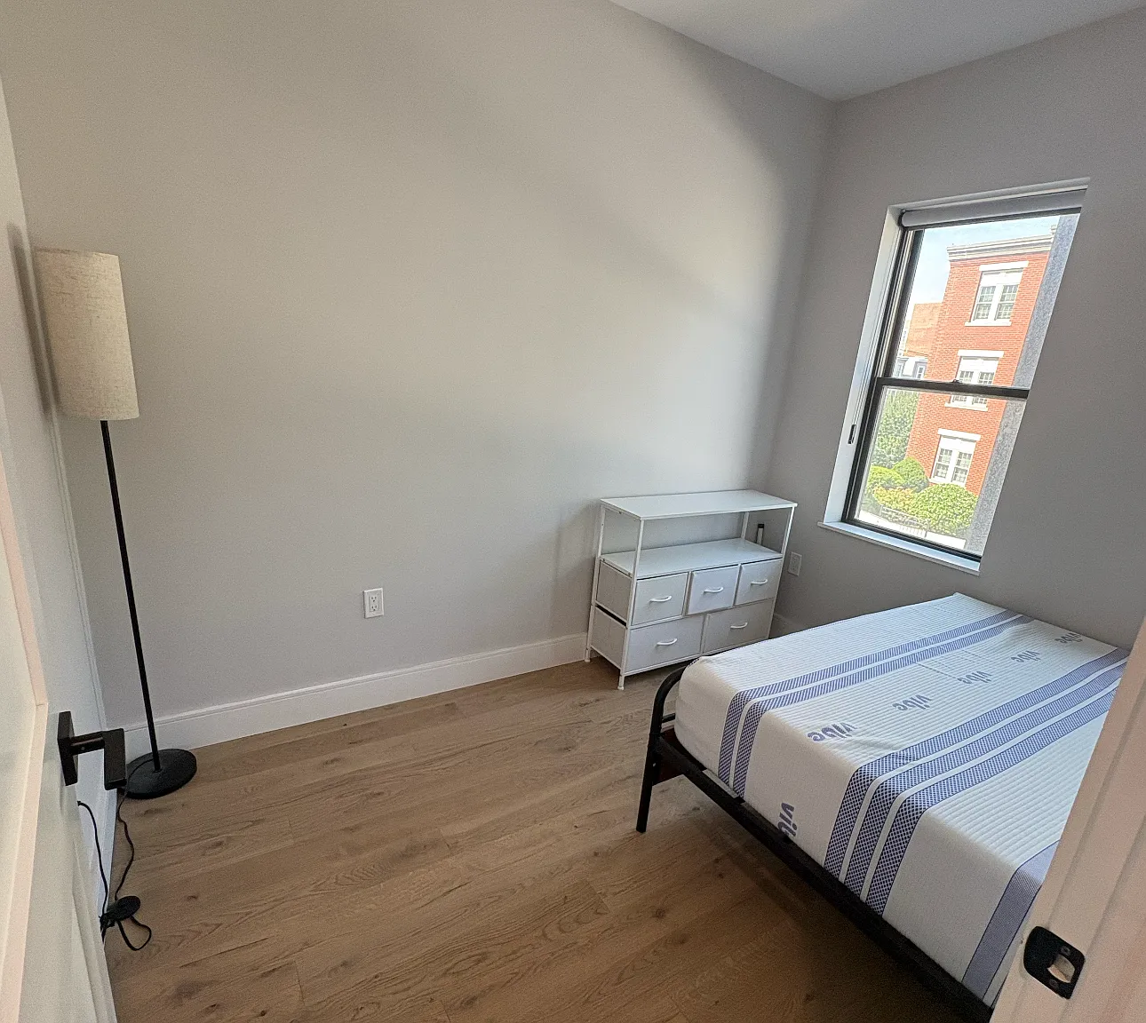 4 bed, 1040 sqft, $3,900 — Photo 2