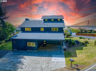 298 Sunset Dr, Reedsport, OR 97467