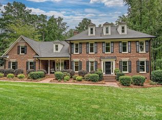 2700 Cross Country Rd, Charlotte, NC 28270