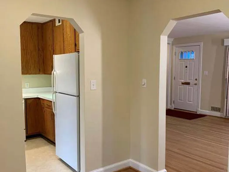 730 N Buchanan St — Photo 5