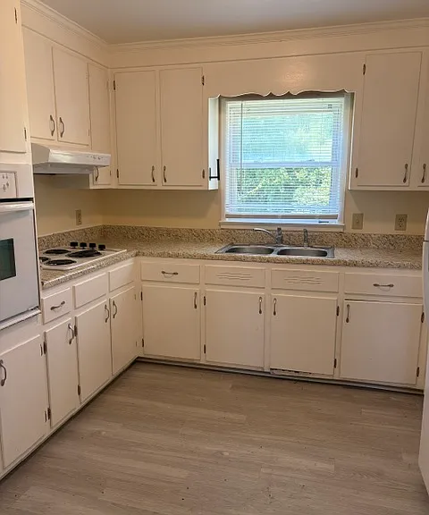 324 Shoreline Dr — Photo 3