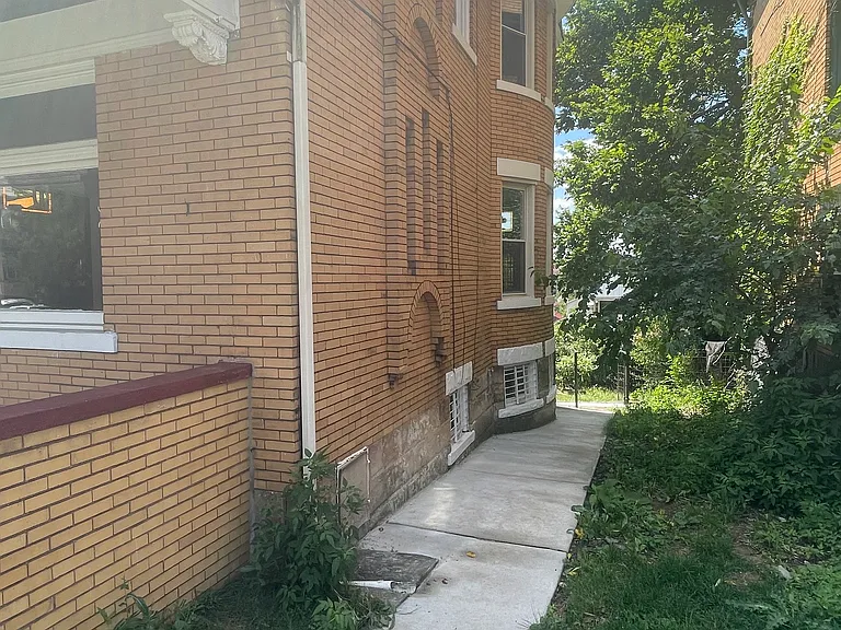 119 Margaret St — Photo 37