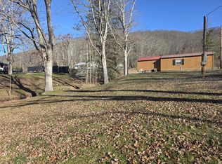 382 Osborne Dr, Rainelle, WV 25962