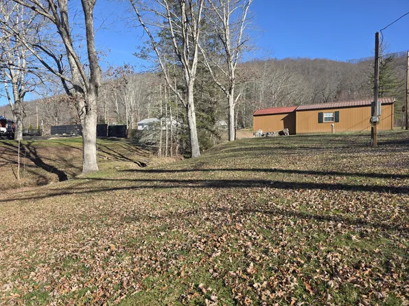 382 Osborne Dr, Rainelle, WV 25962