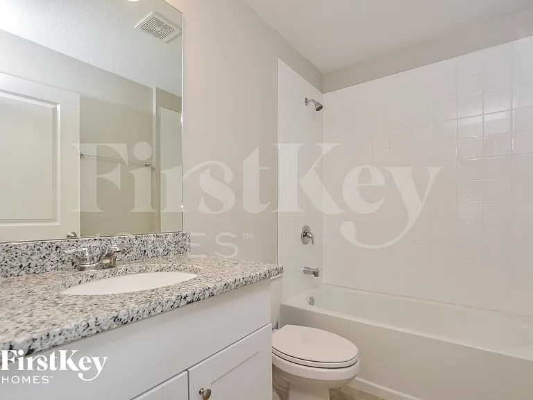 610 Lindbergh Way — Photo 14