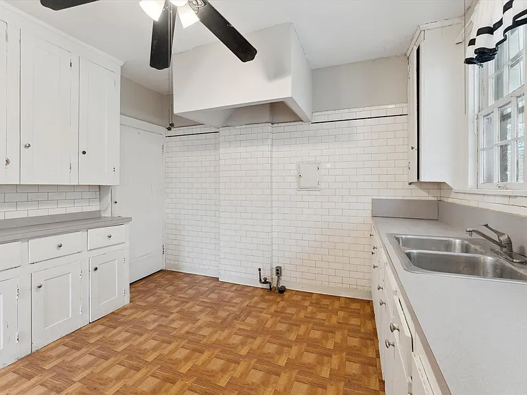 13108 Cedar Rd Cleveland Heights Oh 44118 — Photo 14