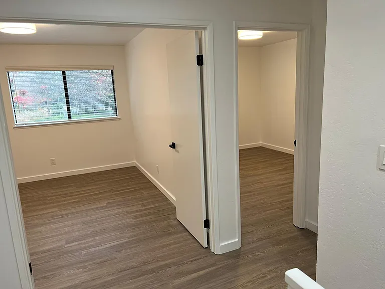 300 Rock Creek Way — Photo 9