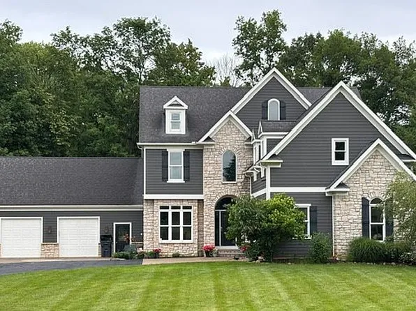 10357 Jill Ln, Berrien Springs, MI 49103