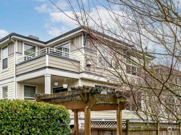 10549 Stone Avenue N #203, Seattle, WA 98133
