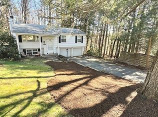 81 Carriage Hill Rd, Brattleboro, VT 05301