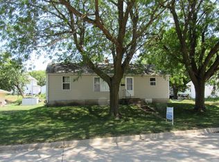 304 N 2nd St, Guthrie Center, IA 50115