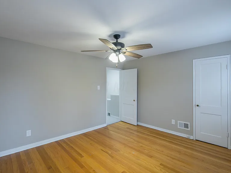 105 E Selby Blvd — Photo 16