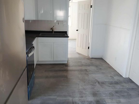 3rd image of 3724 Adie Rd