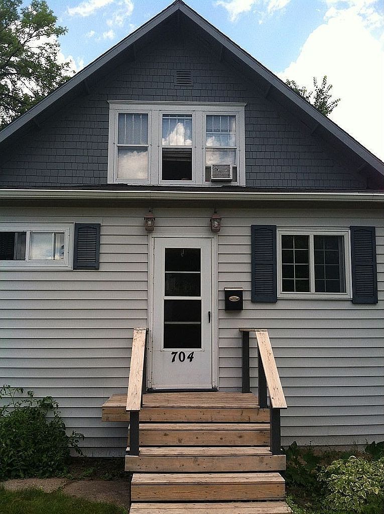 704 15th St N, Moorhead, MN 56560 Zillow