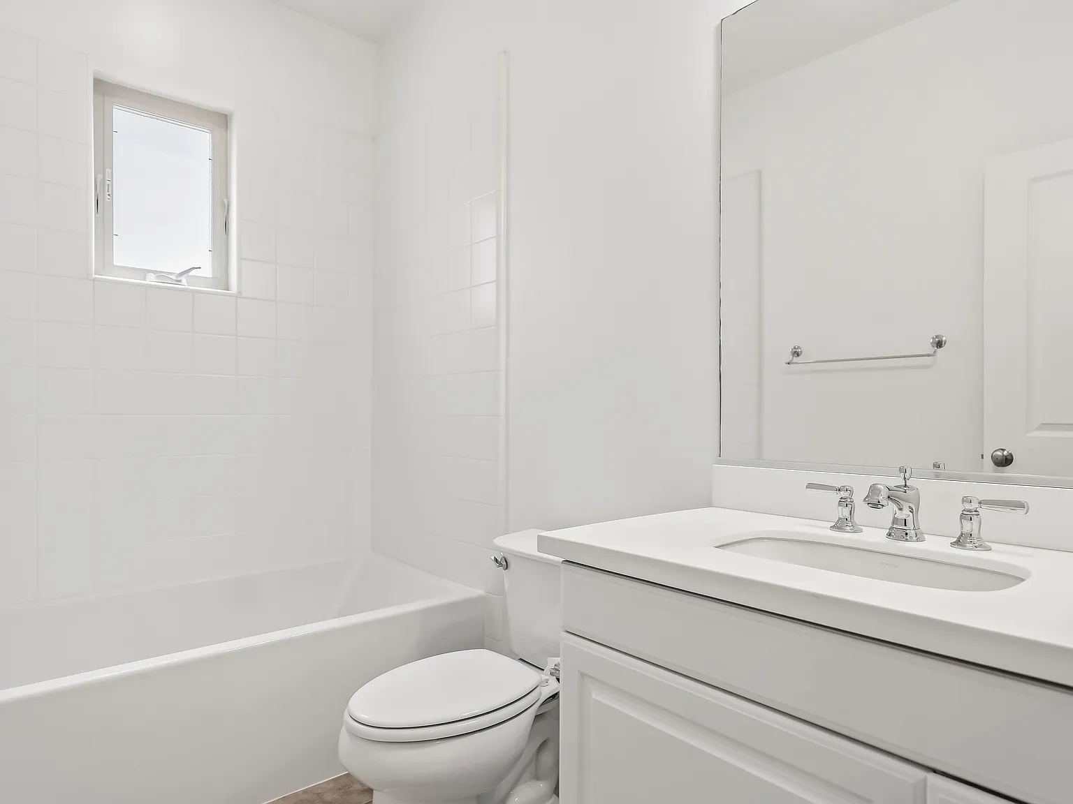 4 bed, 2653 sqft, $6,650 — Photo 4