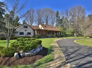 3 Chestnut Hill Rd S, Loudonville, NY 12211