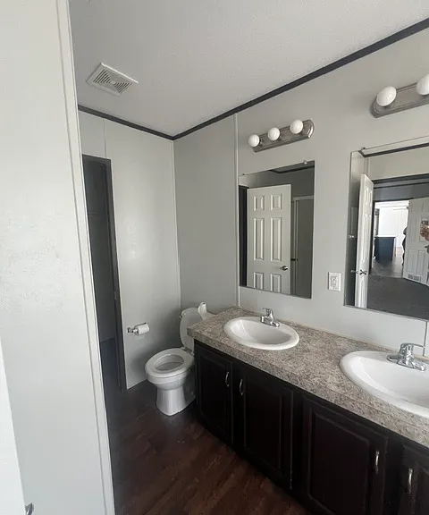 814 Morningside Dr — Photo 12