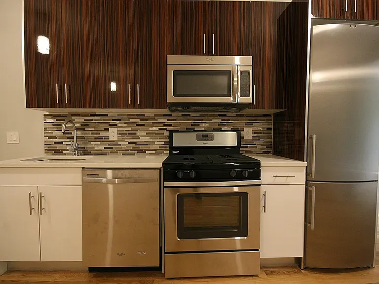 1048 Putnam Ave #1L — Photo 3