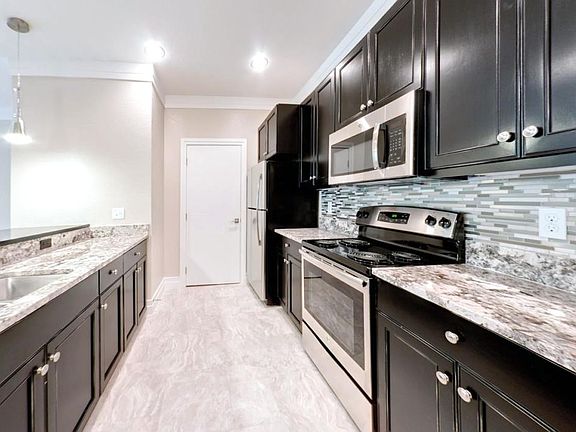 5th image of 719 SW 5th Ave APT 313