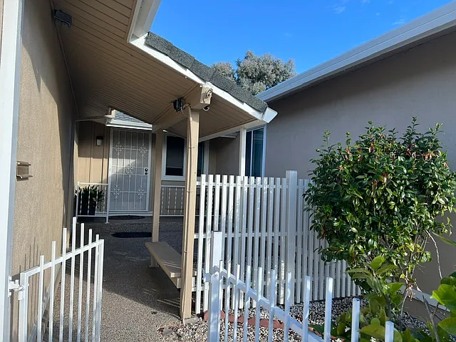 3 bed, 1384 sqft, $4,750 — Photo 3